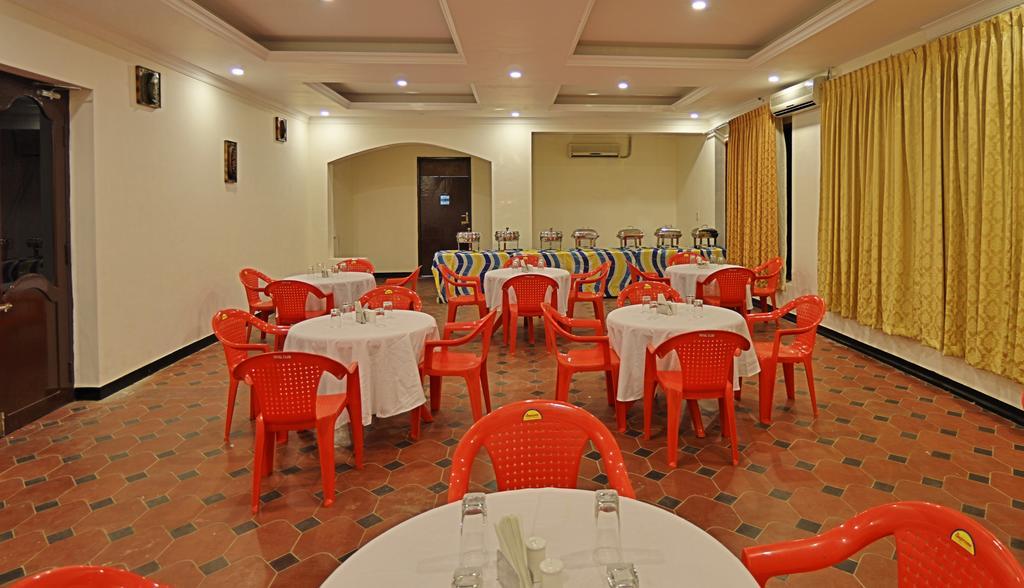 Royal Club Chennai Exterior photo