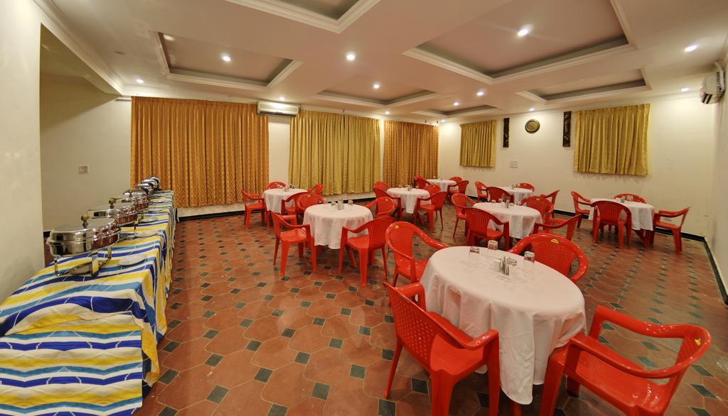 Royal Club Chennai Exterior photo