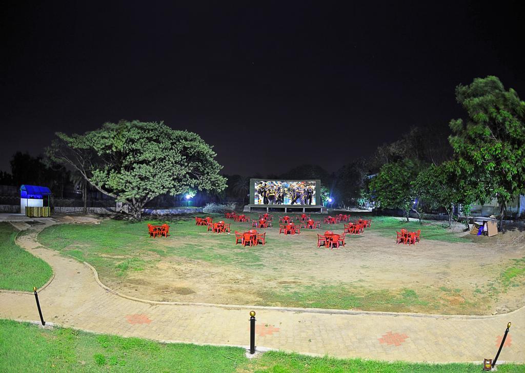 Royal Club Chennai Exterior photo